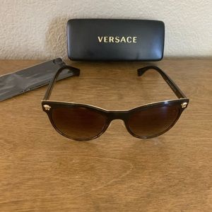 Versace Medusa Charm sunglasses in brown / gold gradient